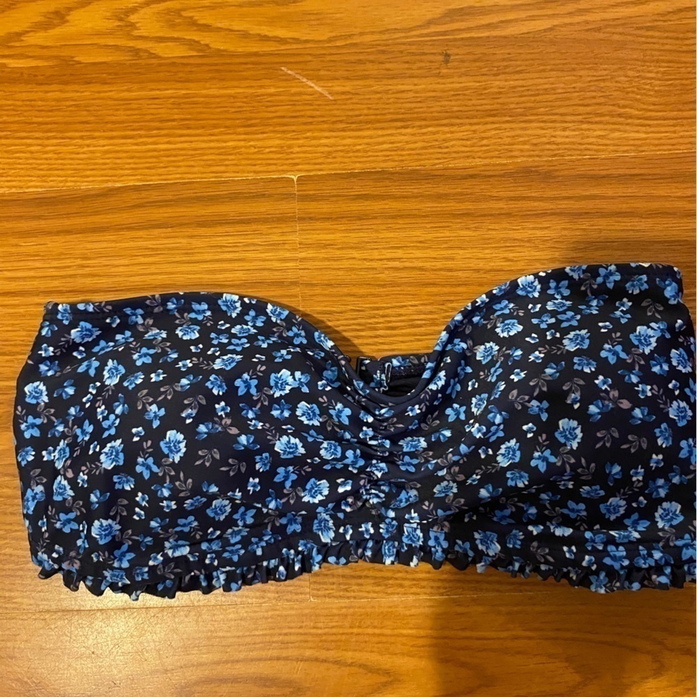 Old Navy Strapless Top size Small (DM)